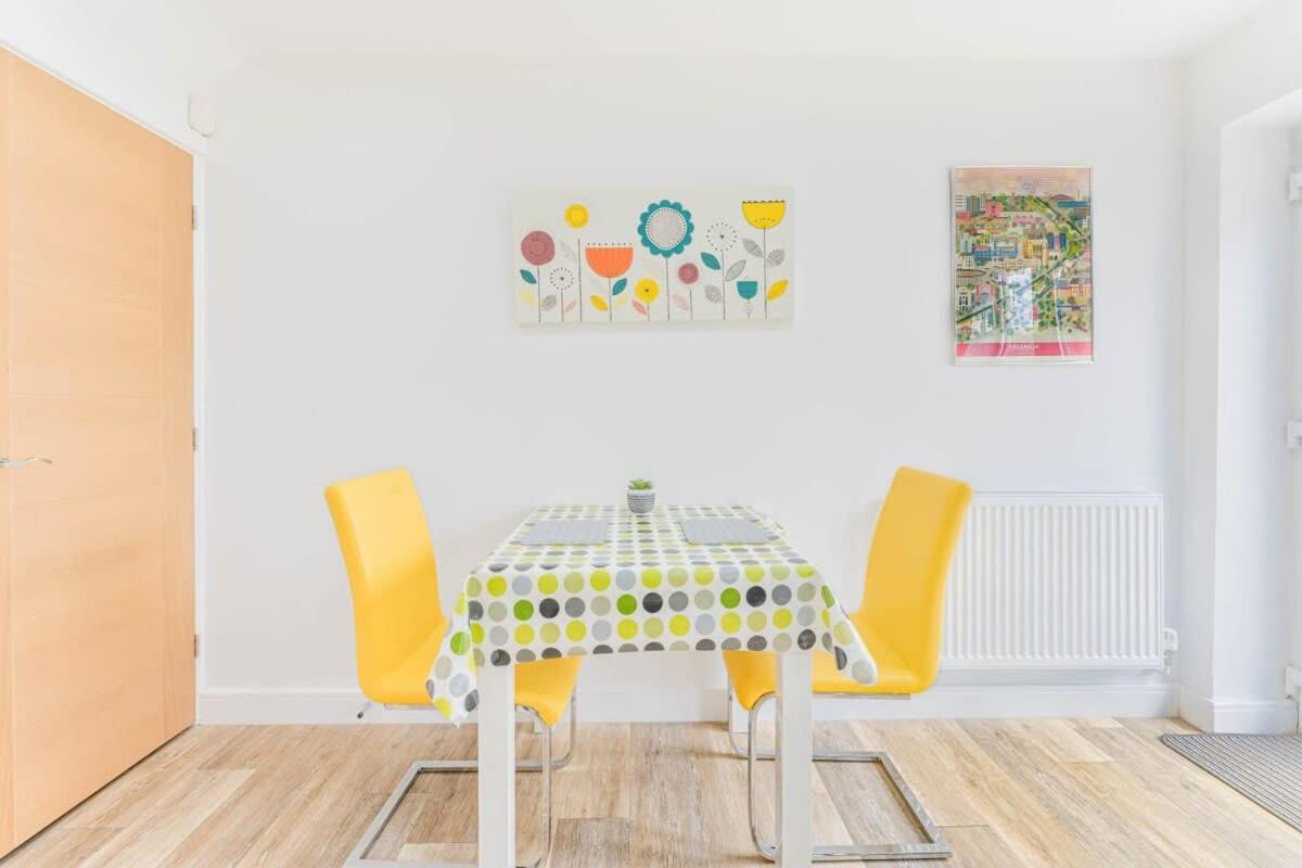 Modern 1 Bedroom House In Burton-on-trent Apartment Burton-upon-Trent