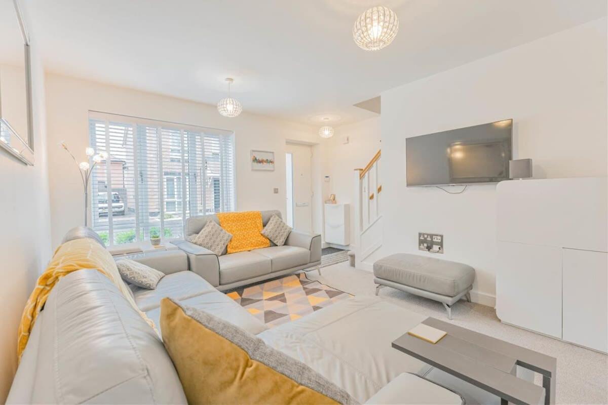 Modern 1 Bedroom House In Burton-on-trent *